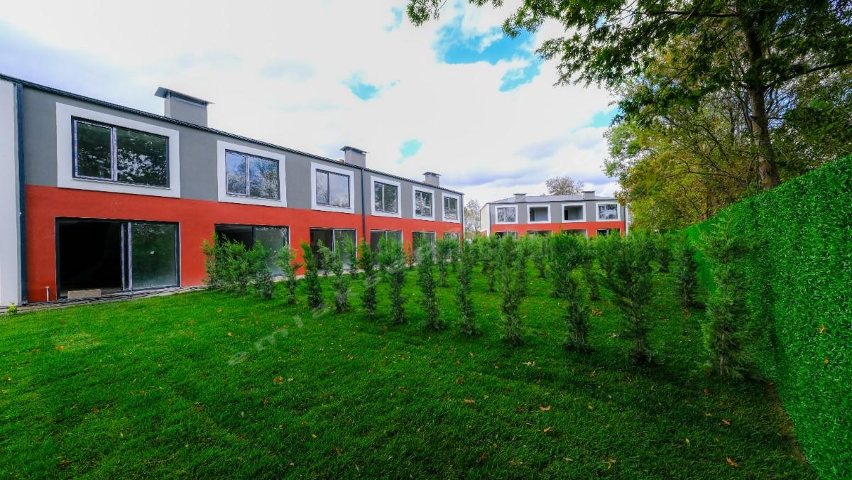 Kandıra Kırkarmut'ta 300 m2 Hobi Bahçeli Villa