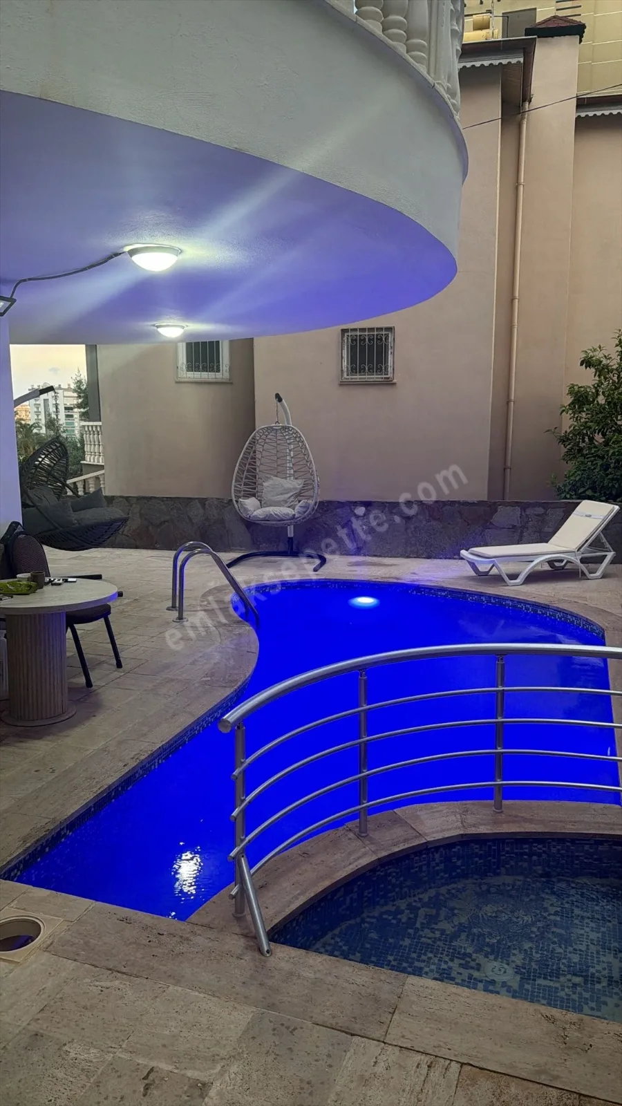 Alanya Mahmutlar denize yakın havuzlu villa