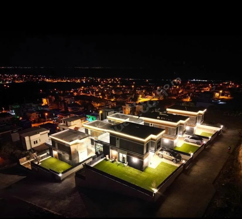 Seferihisar’atatürk Mahallesi’de Elektrikli Araç Şarj İstasyonlu Full Deniz Manzaralı Akıl