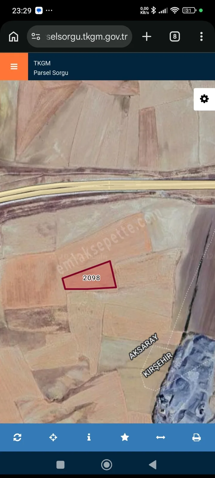 Aksaray Sarıyahşi Bekdik'te Kırşehir yoluna yakın mesafede satılık tarla